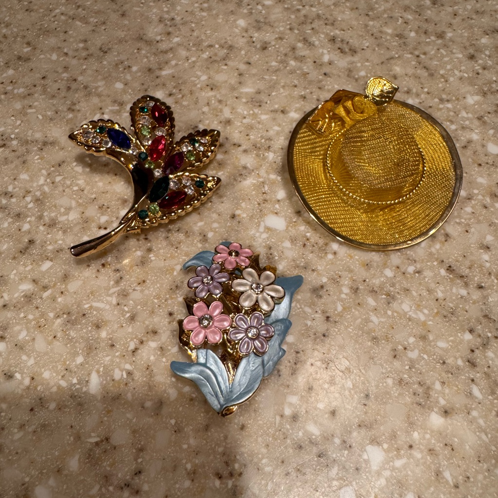 Vintage Set Of 3 Gold Tone Fashion Pins From 1990s Vintage Set Of 3 Gold Tone Fashion Pins From 1990s